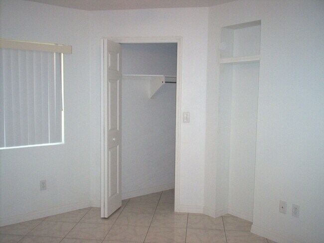 Building Photo - 2025 Curryville Rd