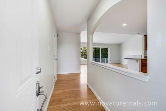 Building Photo - 986 Bel Marin Keys Blvd