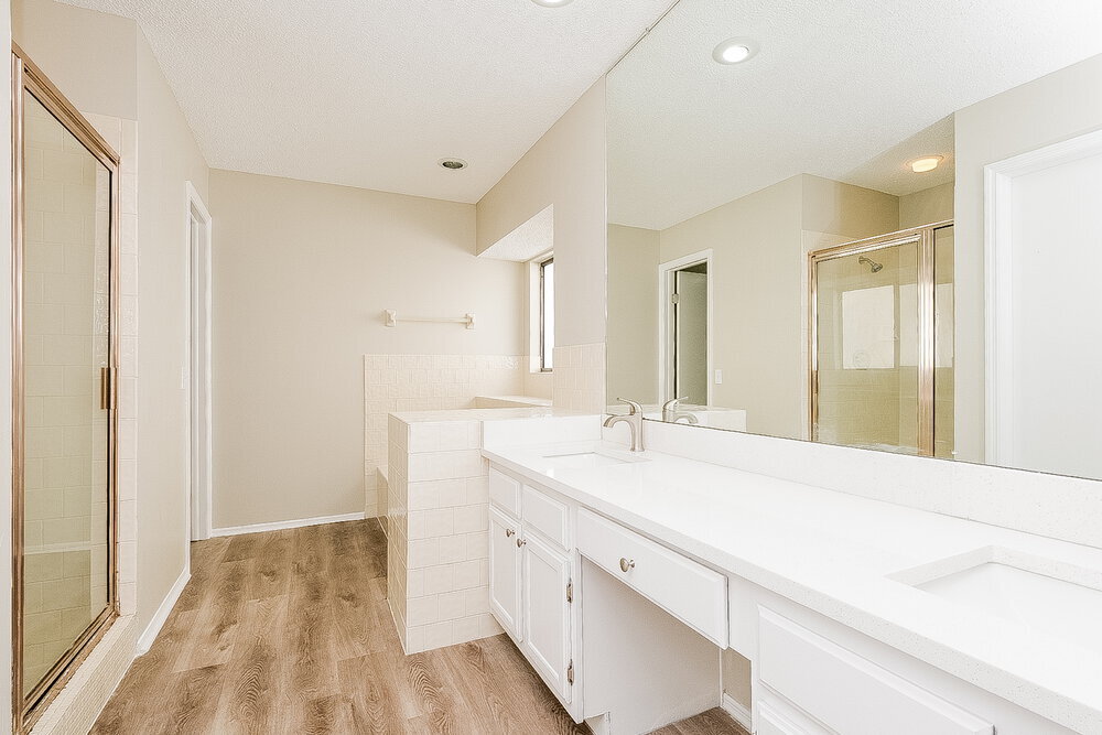 Building Photo - 9519 Pebble Glen Ave