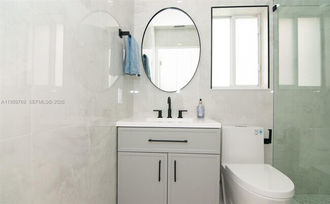 Building Photo - 4420 Dogwood Cir