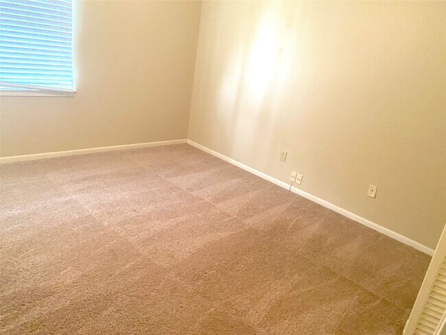 Building Photo - 1403 Blalock Rd