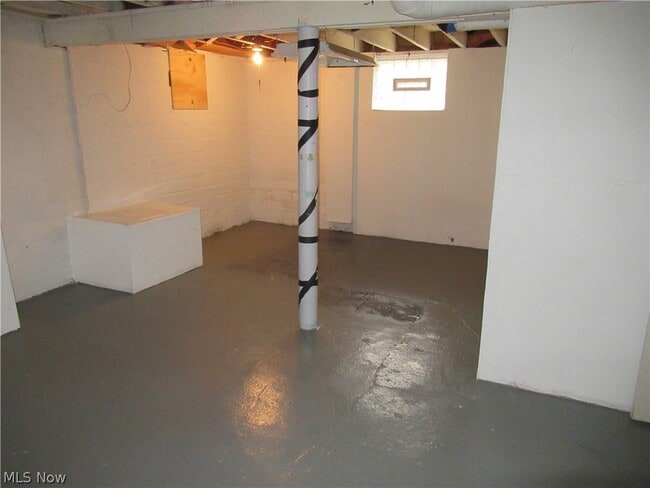 Building Photo - 3636 W 122nd St