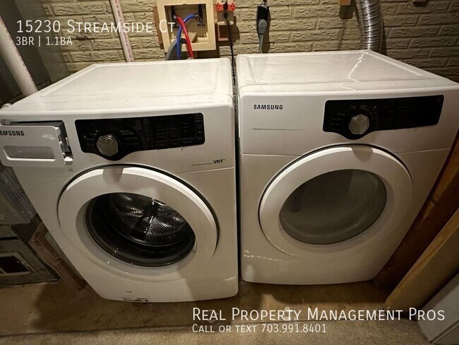 Building Photo - 15230 Streamside Ct