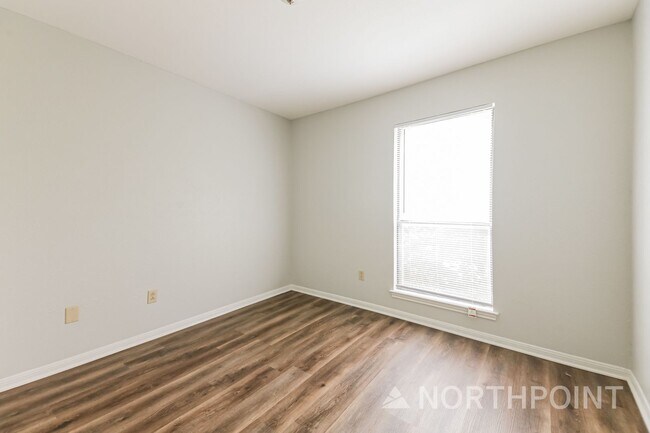 Building Photo - 3 BR/2BA | Newly Renovated Single Family Home | Fireplace in living room | Fenced backyard!