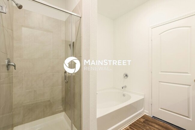 Building Photo - 5 Bedroom Pet-Friendly Home in New Braunfels, TX with Main Street Renewal