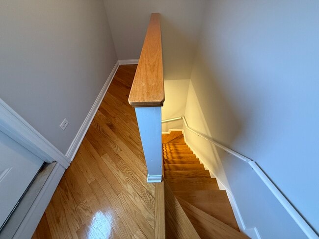 Building Photo - 7006 W Medill Ave