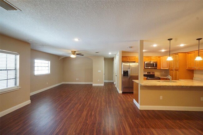 Building Photo - 4521 S Lois Ave