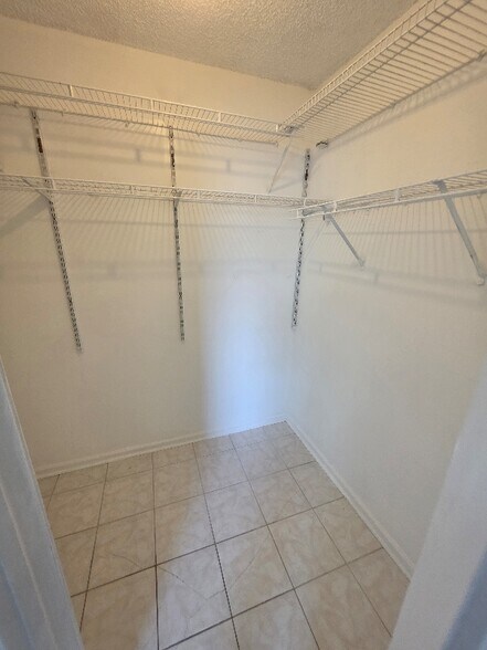 Building Photo - 8528 Echoridge Ct