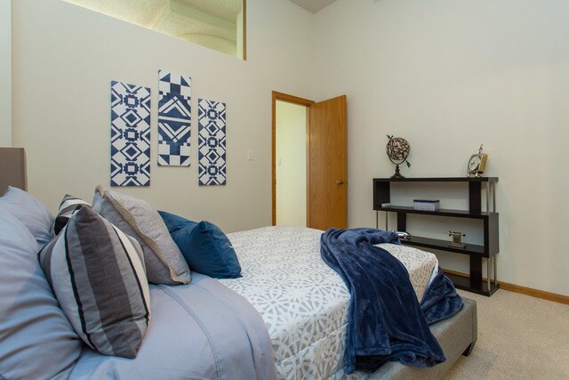 Building Photo - 812 W Van Buren St