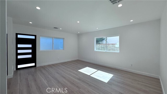 Building Photo - 2135 N Brighton St #102