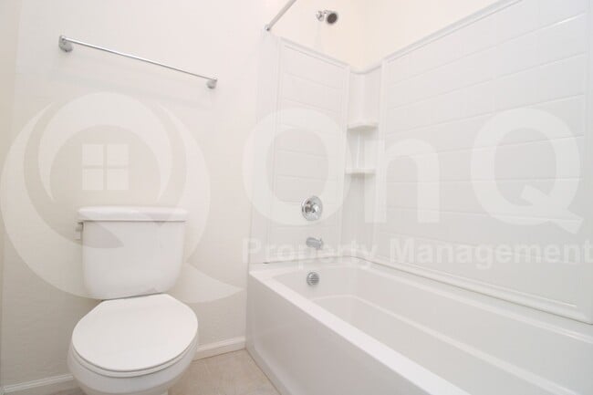 Building Photo - 5353 W Desert Hollow Dr