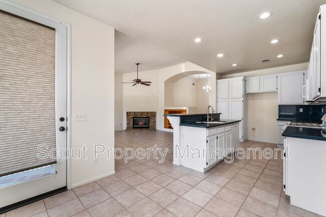 Building Photo - 37775 Amber Ln
