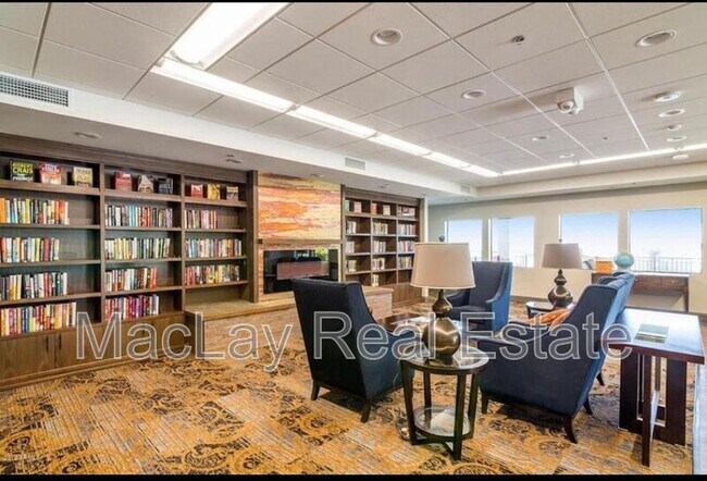 Building Photo - 5001 E Mesquite Wood Ct