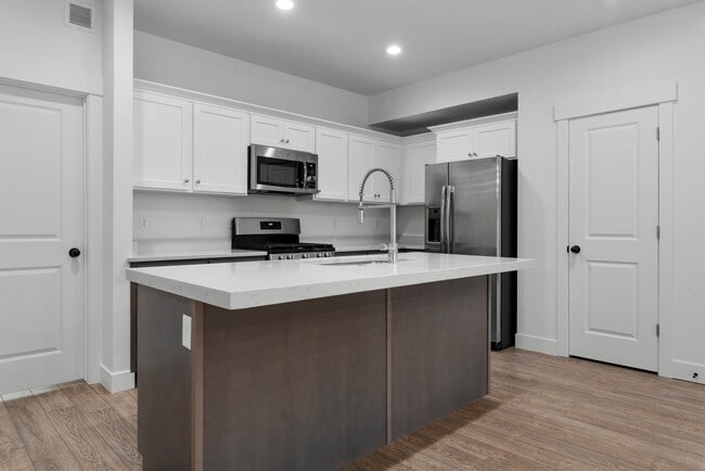 Building Photo - 2970 Richmond View Ct