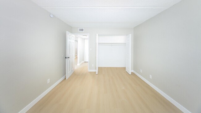 Building Photo - 2731 S Blair Stone Rd