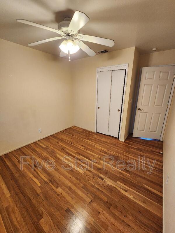 Building Photo - 544 Laurel Dr