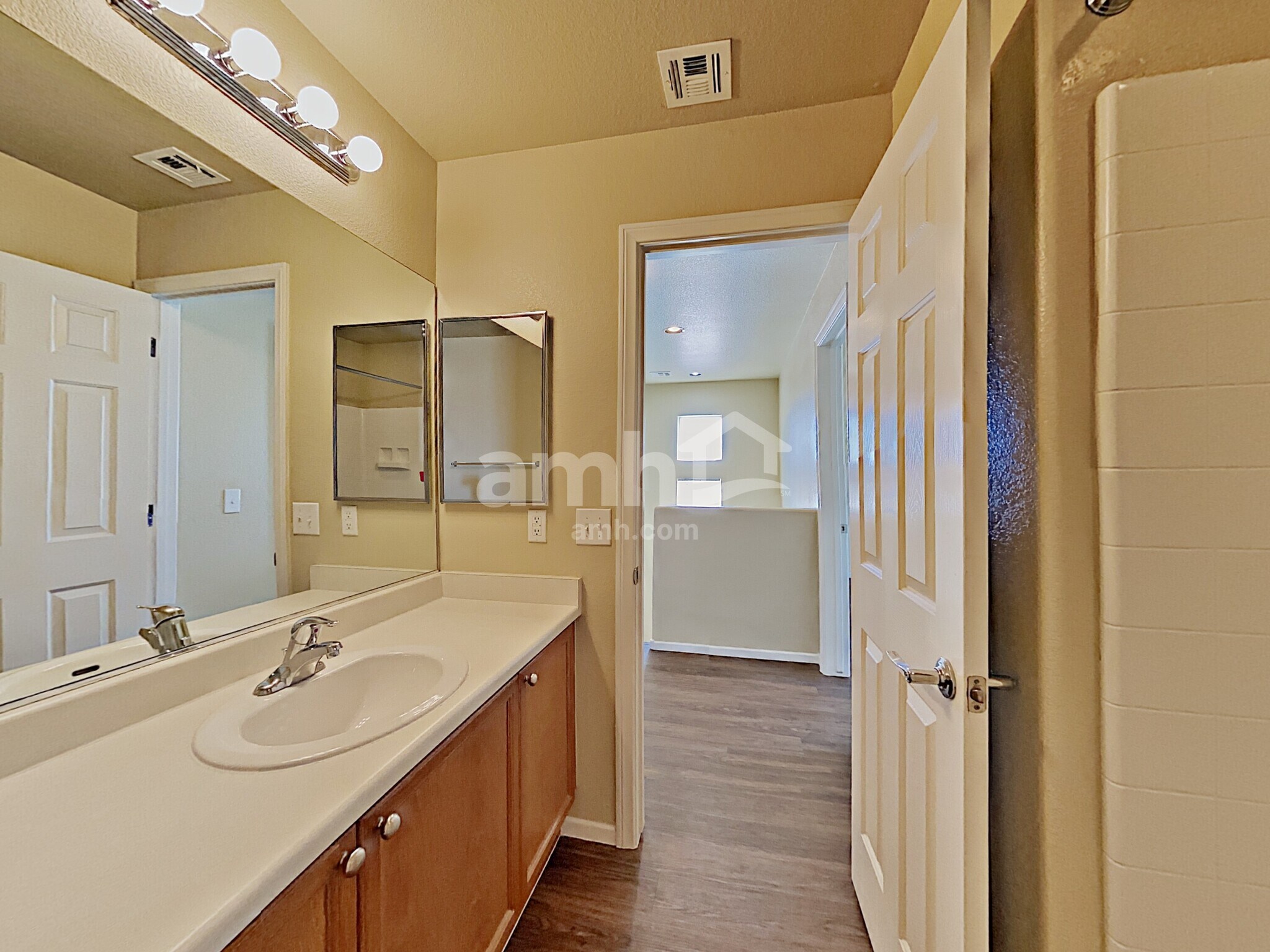 Building Photo - 9161 Desirable Ct