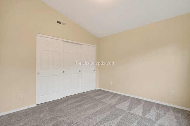 Building Photo - Freshly Updated 3BR Home in Beaverton