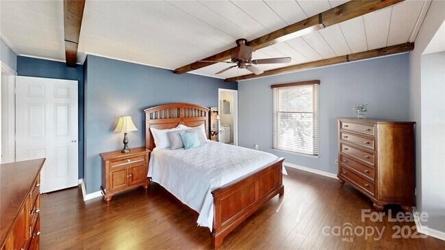 Building Photo - 9816 Emerald Point Dr