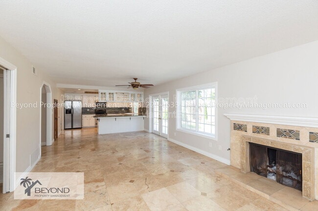 Building Photo - 1595 Avenida De Los Lirios