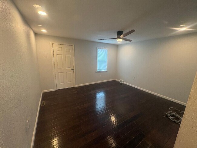 Building Photo - 429 Monongahela Ave