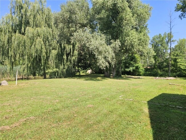 Building Photo - 861 Filkins Rd