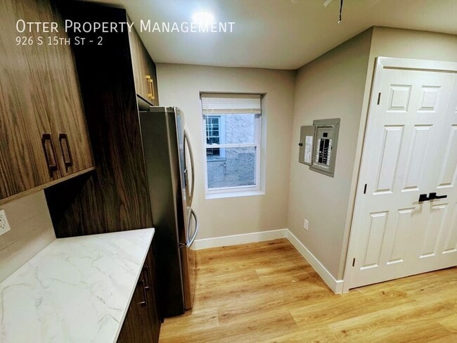 Building Photo - 926 S 15th St