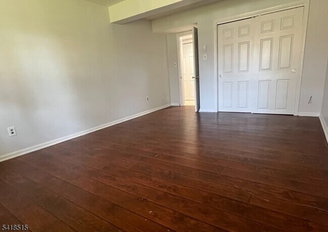 Building Photo - 64 Goldfinch Dr