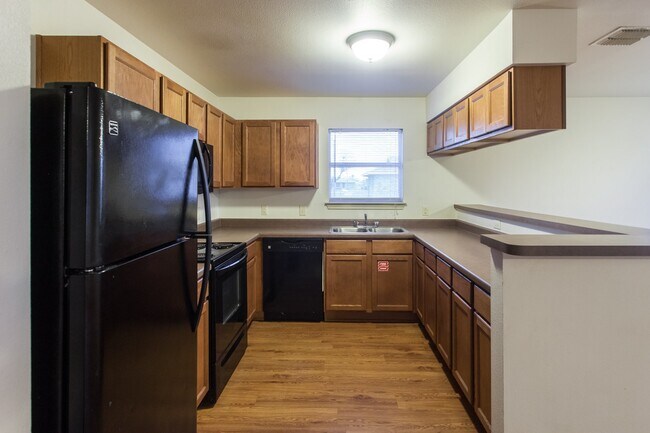 Building Photo - 1801 Bosquez St