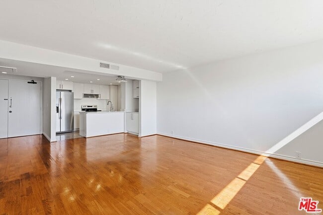 Building Photo - 10535 Wilshire Blvd