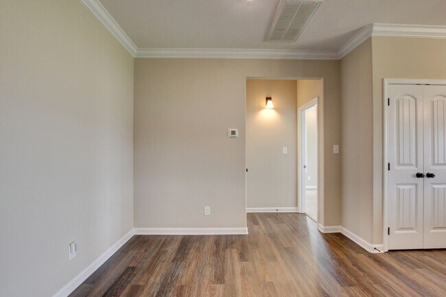 Building Photo - 2547 Rafiki Dr