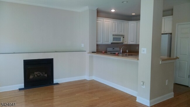 Building Photo - 258 Riverwalk Way