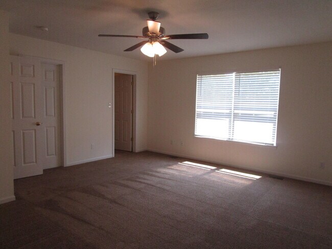 Building Photo - 3540 Prescott Dr