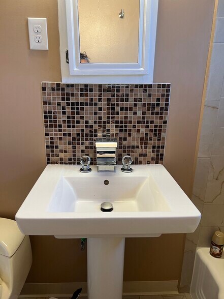 Building Photo - 4504 Comanche Ave