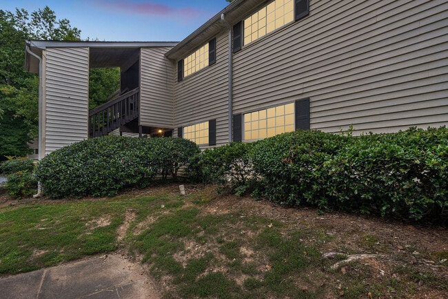 Building Photo - 2605 Kenridge Pkwy