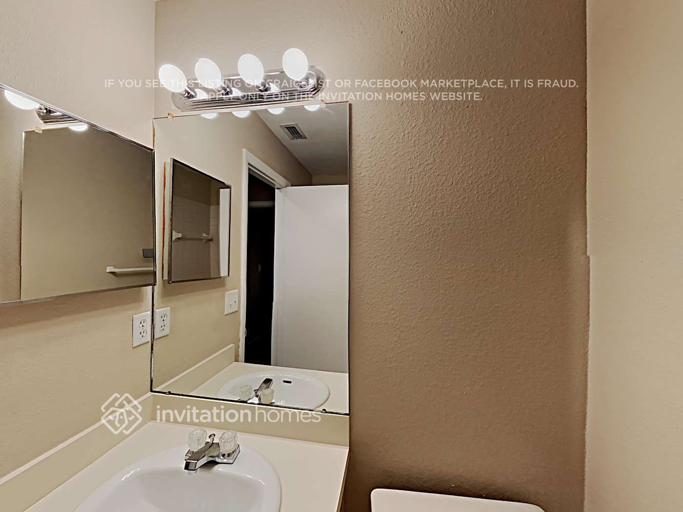 Building Photo - 11658 Hidden Hollow Cir