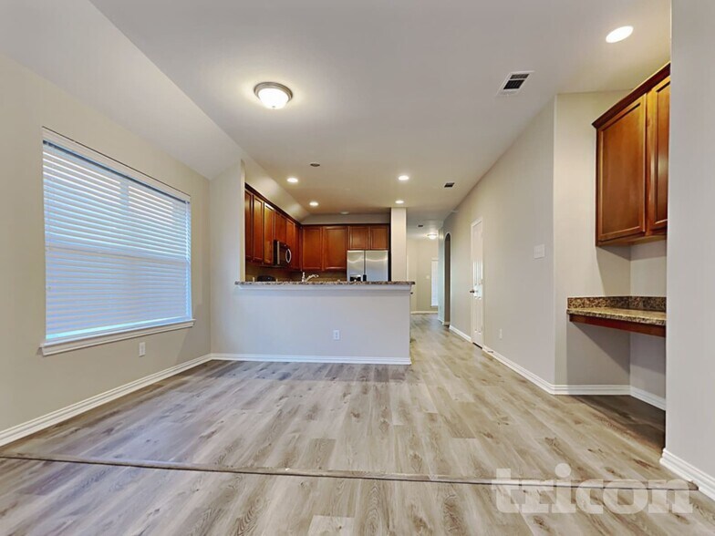 Building Photo - 2413 Castle Creek Dr