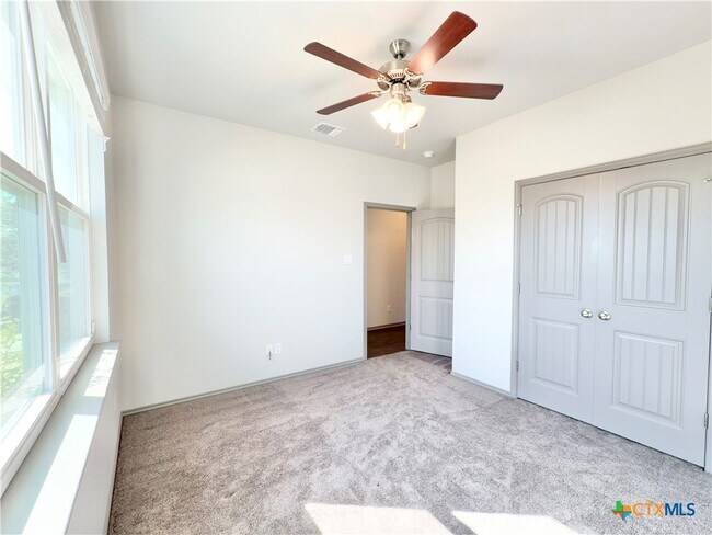 Building Photo - 326 Grn Valley Dr