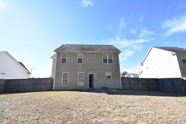 Building Photo - 3 BEDROOM 2 BATHROOM - PETS CONSIDERED