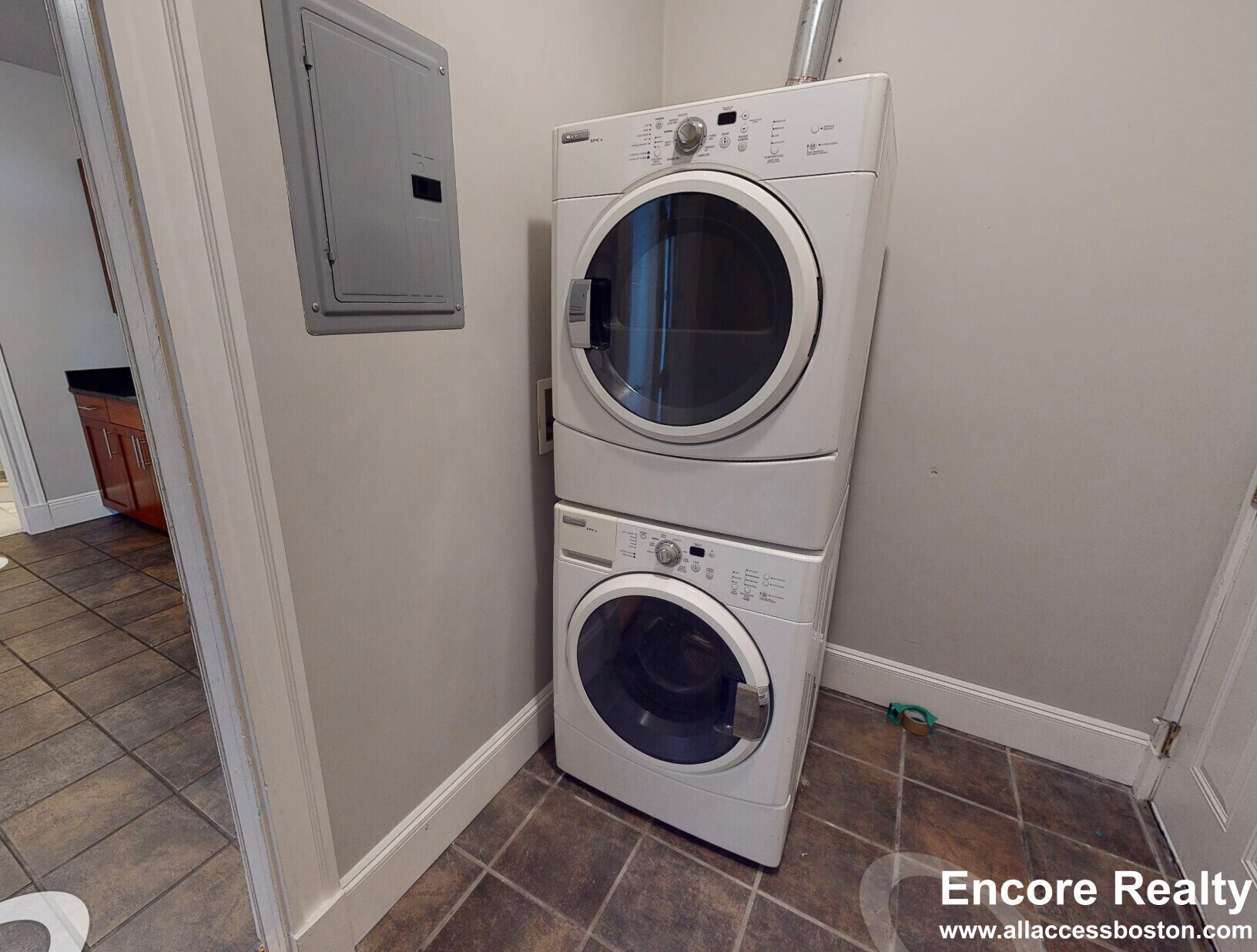 Building Photo - 11 Beacon St