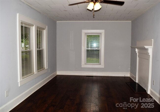 Building Photo - 234 N Eastway Dr