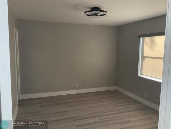 Building Photo - 6101 N Falls Cir Dr