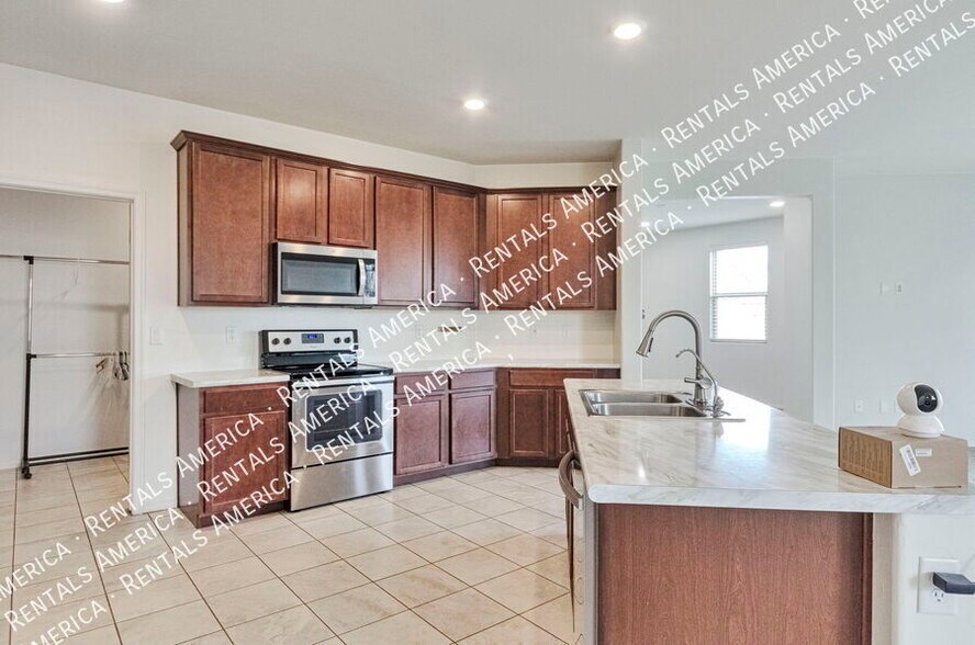 Building Photo - 8518 W Pelican Pl