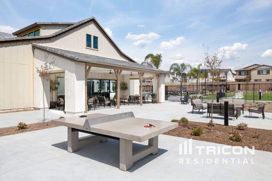Building Photo - 31524 Hans Dr