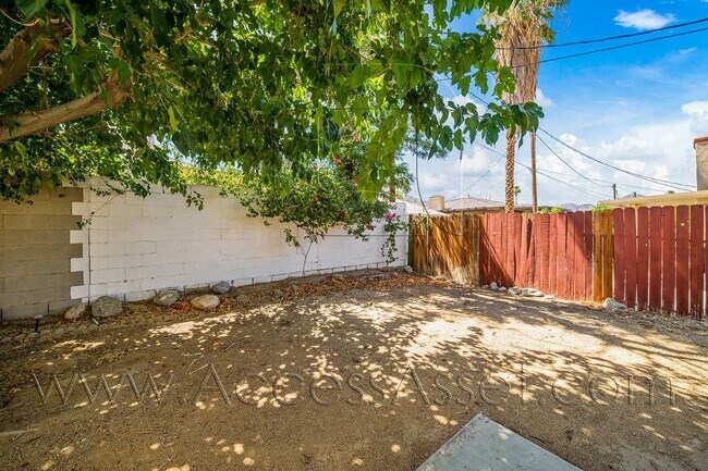Building Photo - 52585 Avenida Velasco