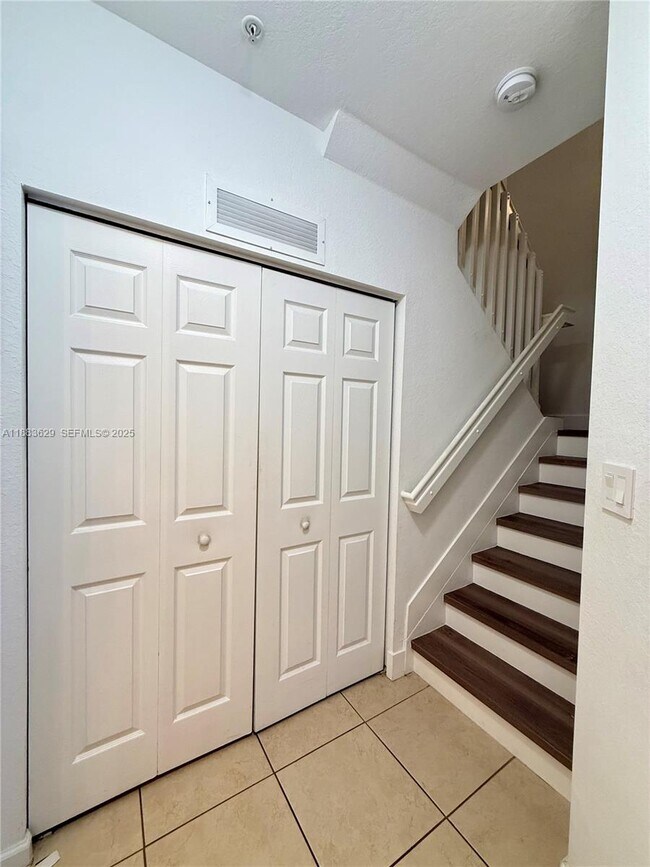 Building Photo - 8760 NW 97th Ave