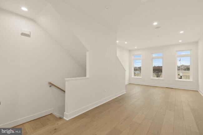 Building Photo - 2607 1st St NW