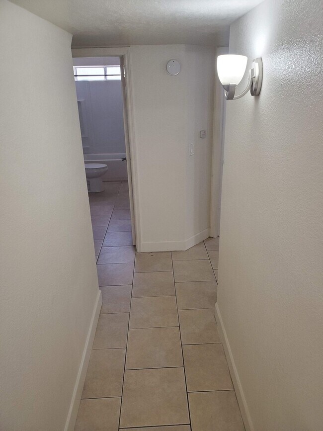 Building Photo - No HOA! North Phoenix 3 Bedroom Home with Large Yard & Garage