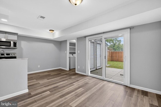 Building Photo - 46 Village Dr