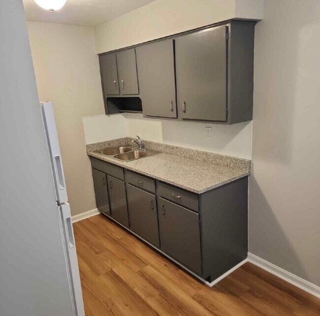 Building Photo - 4908 Saddlebrook Ln